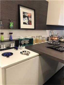 Kas yra berėmė virtuvės spintelė